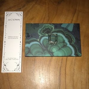 Bundle hipdot cenote eyeshadow with crown brushes